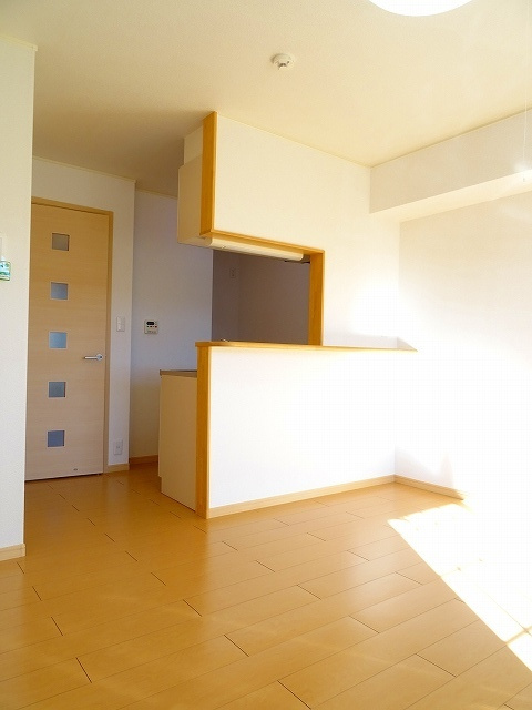 サンライズ・ヴィラⅡの居間・リビング