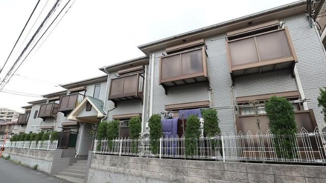 調布市西つつじケ丘1丁目のアパートの画像