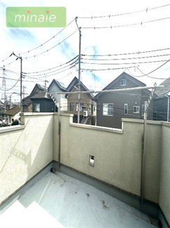 【バルコニー】 | 大型ルーフバルコニー付き　太陽光発電システム　旭町 | 販売現地