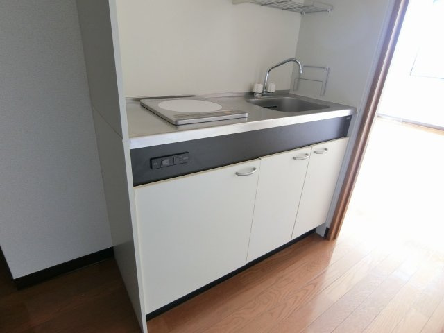 サンロードスIのキッチン|コンパクトなキッチンで掃除もラクラク