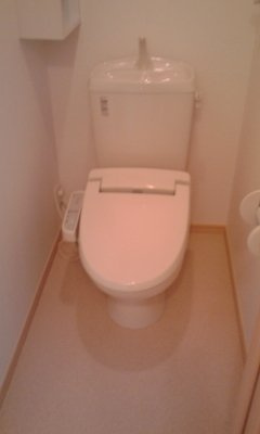 【トイレ】 | アンベリールＢ 2LDKH | シンプルで使いやすいトイレです