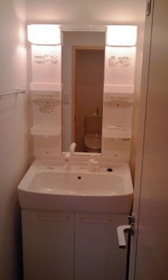 【洗面所】 | アンベリールＢ 2LDKH | 脱衣スペースもあります