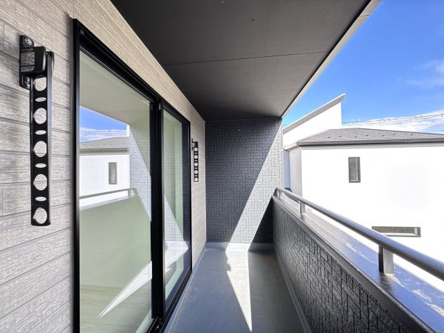 新築　前橋市関根町　GRAFARE　１号棟のバルコニー|現地写真　日当たりの良いバルコニーはお洗濯物もよく乾きそうです◎
　