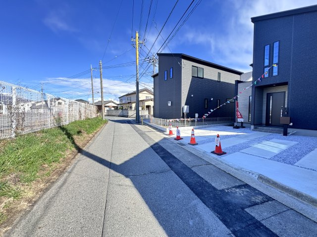新築　前橋市関根町　GRAFARE　１号棟の前面道路含む現地写真|現地写真　北側接道幅員約4.5ｍ