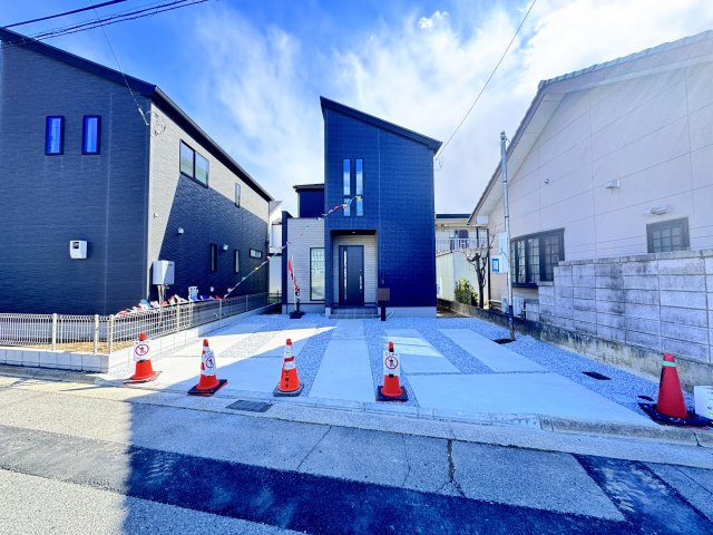 新築　前橋市関根町　GRAFARE　１号棟の駐車場|現地写真　駐車スペースは並列3台分可能です！
