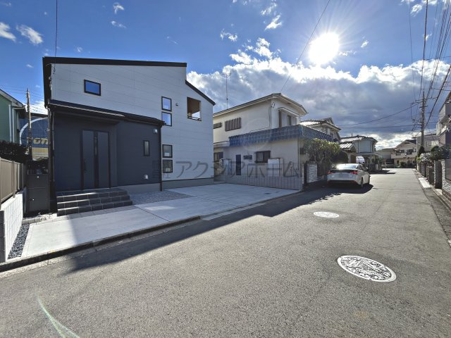 所沢市東狭山ケ丘1丁目・全1棟　新築一戸建　～駅徒歩3分～の前面道路含む現地写真