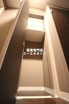 【設備】 | アンフィニⅧ | 収納力たっぷりのシューズボックスで玄関すっきり！