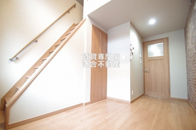 【洋室】 | ユニコーン | 固定階段で便利♪