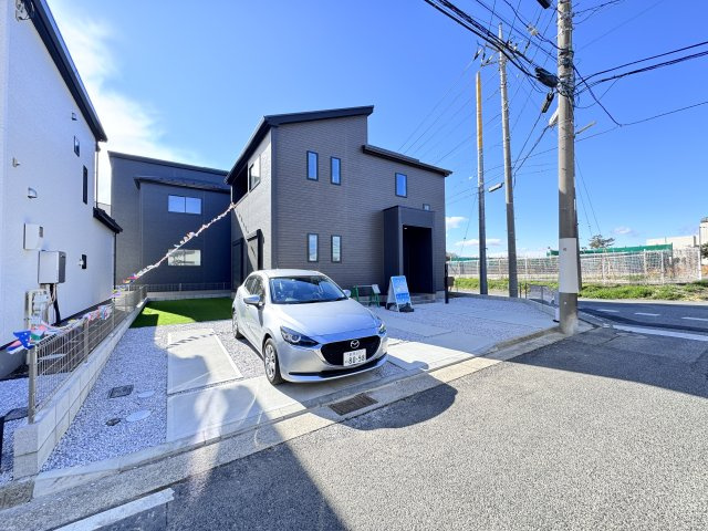 新築　前橋市関根町　GRAFARE　2号棟の駐車場|現地写真　駐車スペースは並列3台分可能です！
