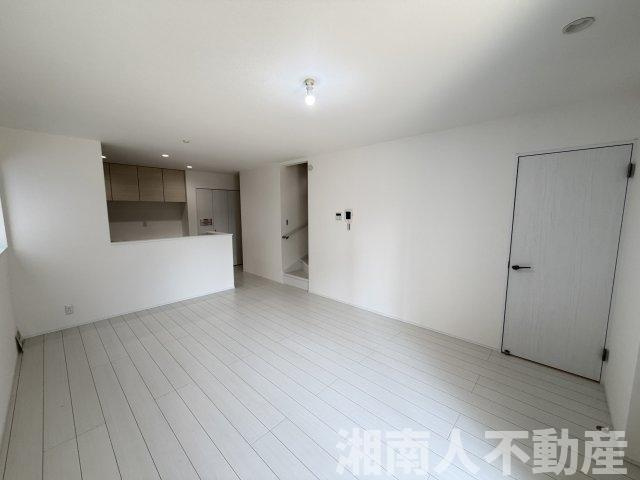 藤沢市辻堂元町５丁目３２４６新築戸建ての居間・リビング|ゆったり過ごせる居間です