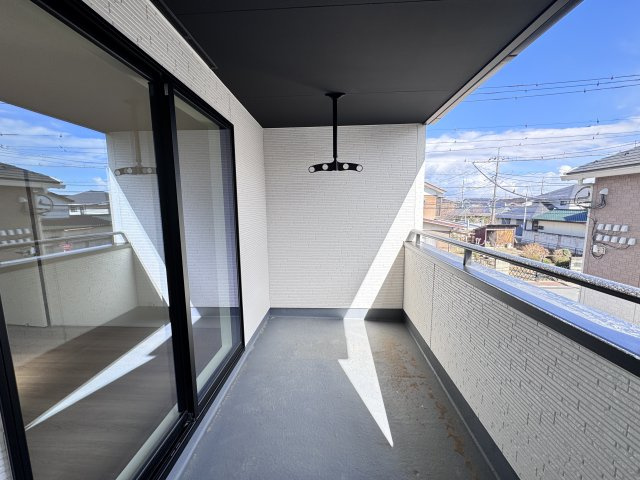 新築　前橋市関根町　GRAFARE　3号棟のバルコニー|現地写真　日当たりの良いバルコニーはお洗濯物もよく乾きそうです◎
　