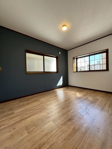 寝屋川市北大利町の洋室|全居室約6帖以上とゆったりした広さがあります。