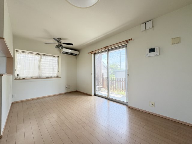【居間・リビング】 | 上里町大字神保原町　中古戸建