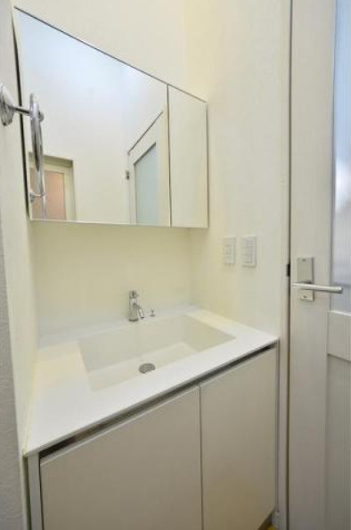 世田谷区北烏山３丁目のアパートの洗面所