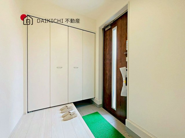 【玄関】 | 久喜佐間　LiveleGarden.S　新築戸建　全2棟　1号棟