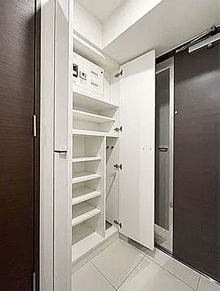 プレミアムキューブ都立大学＃ｍｏの玄関