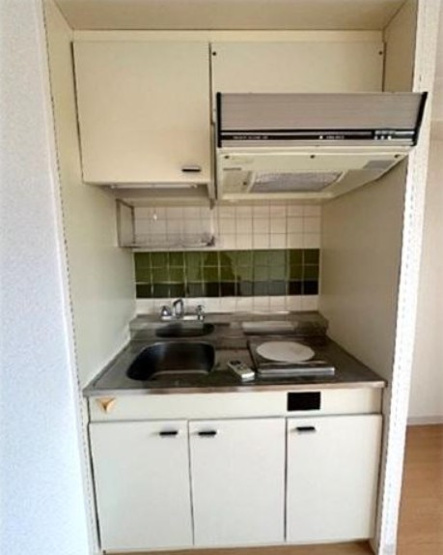 【キッチン】 | サンコート池袋 | シンプルで使い勝手の良いコンロのキッチン。