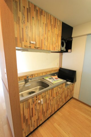 春日井市知多町４丁目の賃貸マンションのキッチン