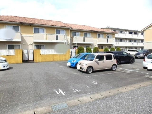 セジュール ﾓﾅﾘｴの駐車場|駐車場