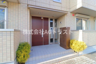 【エントランス】 | I.ヴィレッジEAST