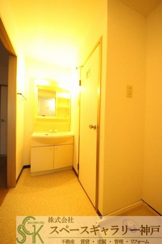 アメニティハウスの洗面所|※お部屋により仕様が異なる場合があります※