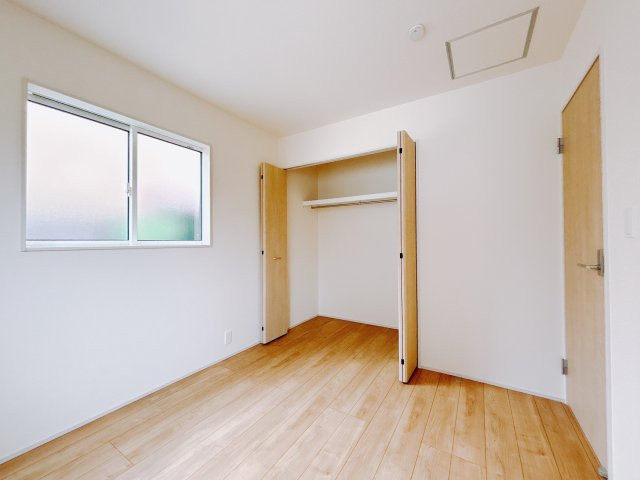 【新築戸建】前橋市下新田町の洋室|■1階洋室｜子供部屋のメリットは「自立心を養うことができる」「自分で整理整頓できるようになる」そして、お子様が成長した際には「プライバシーを確保できる」といい事だらけ♪