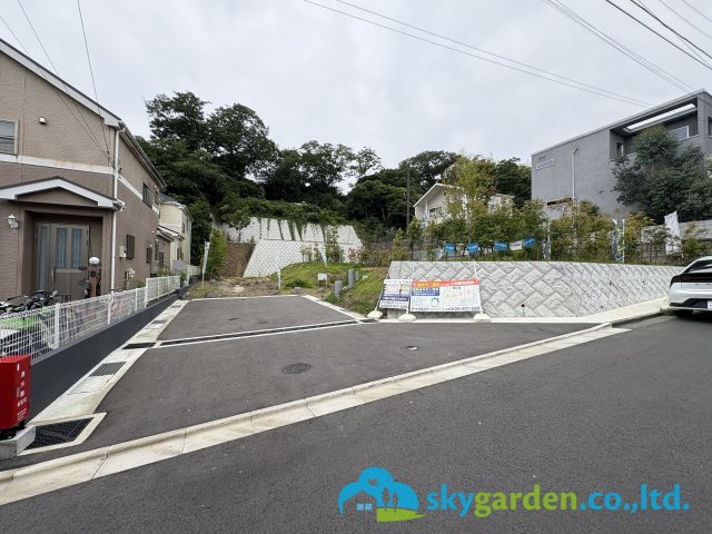 鎌倉市二階堂　新築戸建　全4棟3号棟の前面道路含む現地写真|2026年7月1日撮影（現況更地）