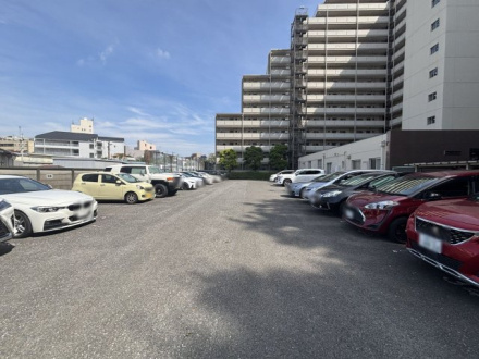 落合パークファミリアの駐車場