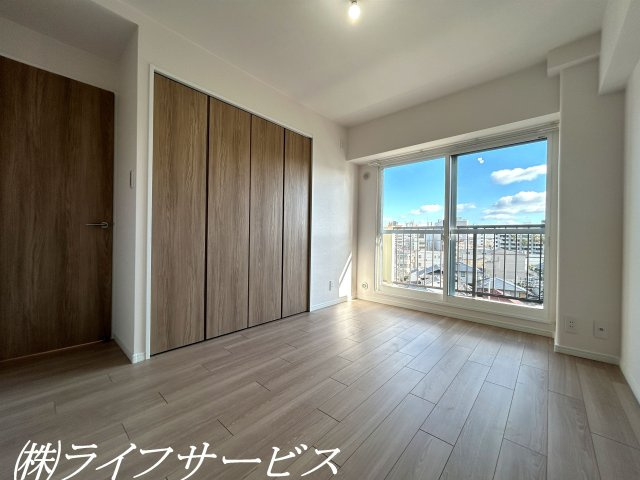 【洋室】 | シャルム野中南公園 | 洋室5.9帖/クローゼット有
