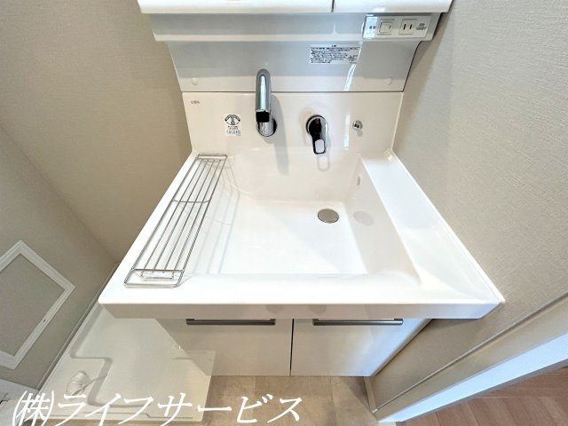 【洗面所】 | シャルム野中南公園 | シャワー付洗面化粧台新調