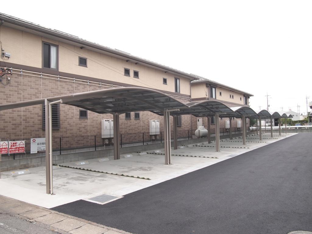 パラシオンの駐車場