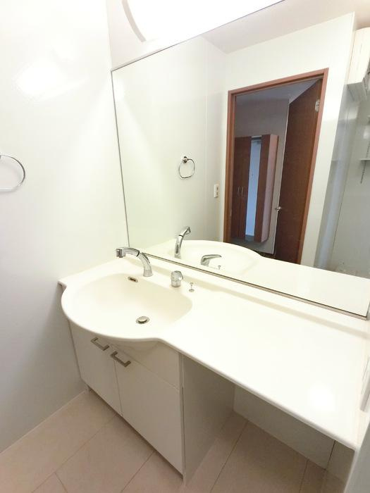 パラシオンの洗面所