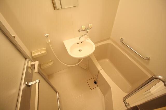 クレール西尾久の浴室