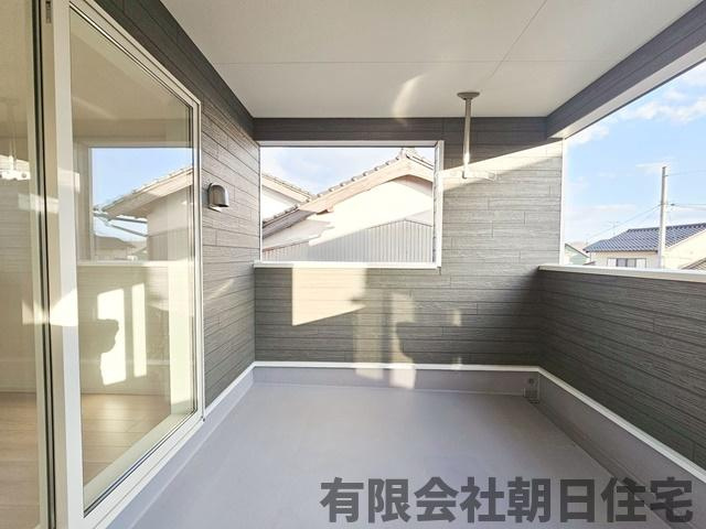 【バルコニー】 | 東津田町新築戸建 | お洗濯にも便利なバルコニー付き