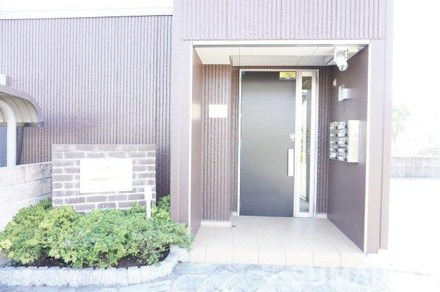 菊池郡菊陽町大字原水のアパートのエントランス
