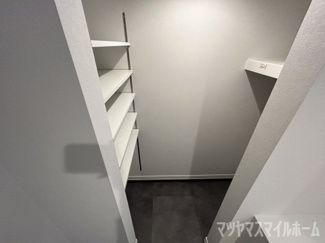 【玄関】 | COLORS