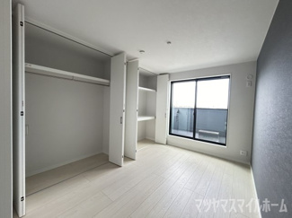 【寝室】 | COLORS