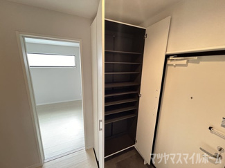 【玄関】 | COLORS