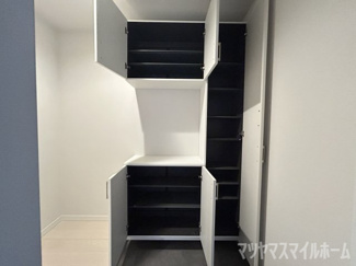 【玄関】 | COLORS