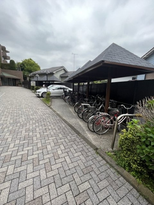 【その他共用部分】 | グローリア初穂大倉山 | 駐輪場