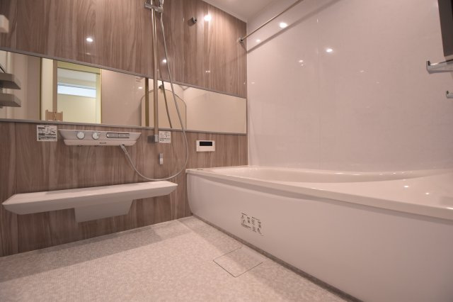 【浴室】 | 南台４丁目～「笹塚」駅徒歩圏内・LDK２１.１帖の広々空間～