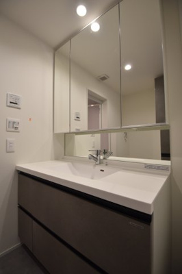 【独立洗面台】 | 南台４丁目～「笹塚」駅徒歩圏内・LDK２１.１帖の広々空間～