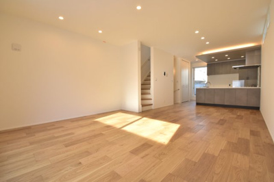 【居間・リビング】 | 南台４丁目～「笹塚」駅徒歩圏内・LDK２１.１帖の広々空間～