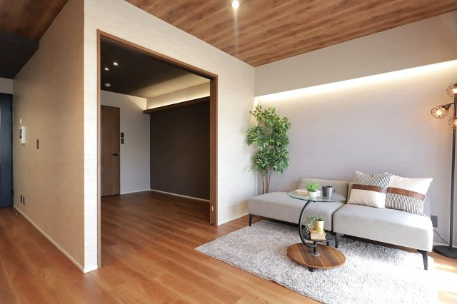 プリンスコート六甲の居間・リビング|リビング横には洋室約4.7帖有り。