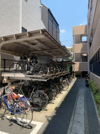 ライオンズマンション西高島平溝下公園壱番館の駐輪場