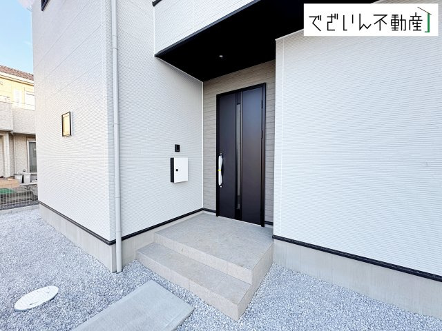 【玄関】 | Zut PLUS＋比企郡嵐山町15期(嵐山町大字川島)　新築住宅 | ≪1号棟≫
現地(2025年12月撮影)