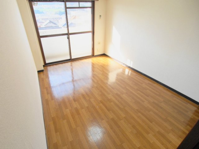 クレスト古市橋の居間・リビング