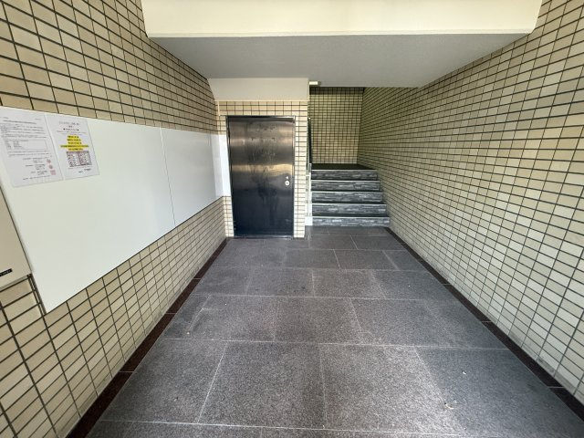 777オオグシのエントランス