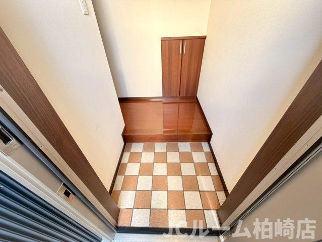 柏崎市関町のアパートの玄関