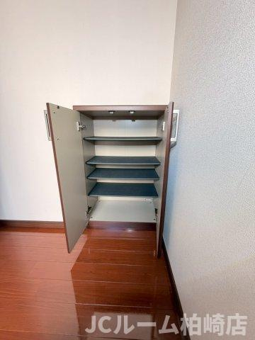 柏崎市関町のアパートの玄関